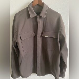 Represent clothing shirt jacket.  Size small but fits like a medium